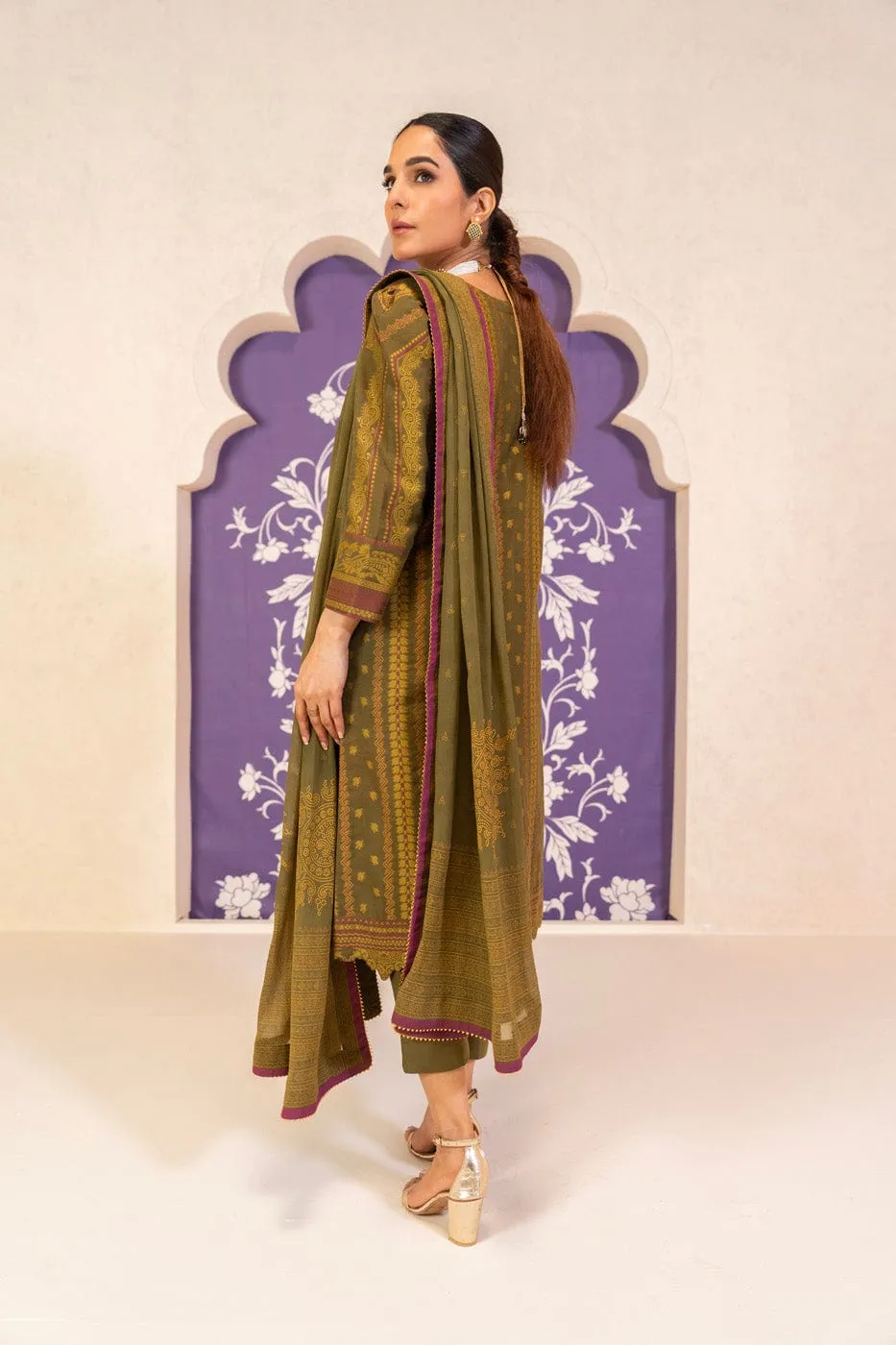 3 Pc Jacquard Suit With Chiffon Dupatta