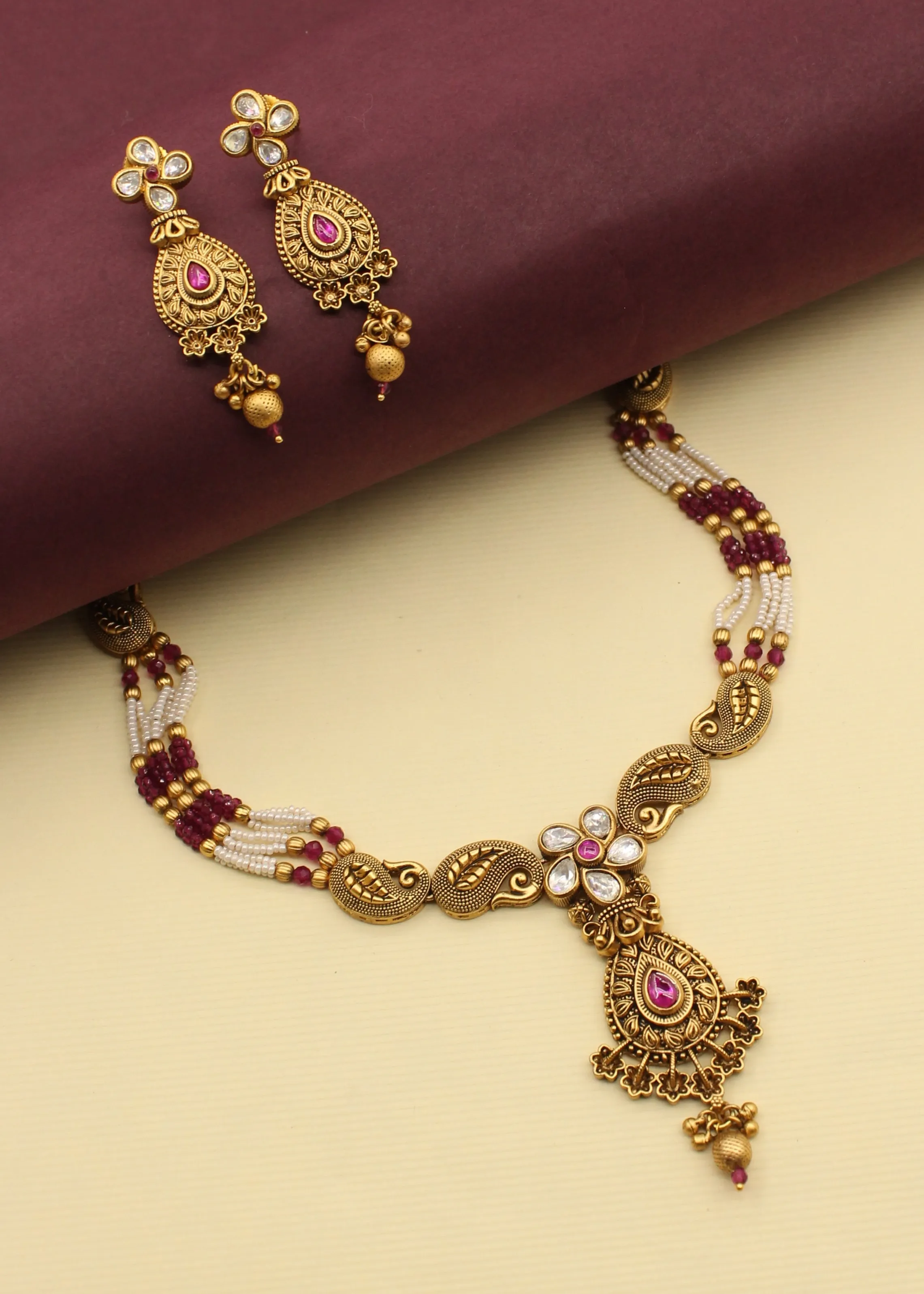 APPEALING BLOSSOM AHILYA NECKLACE