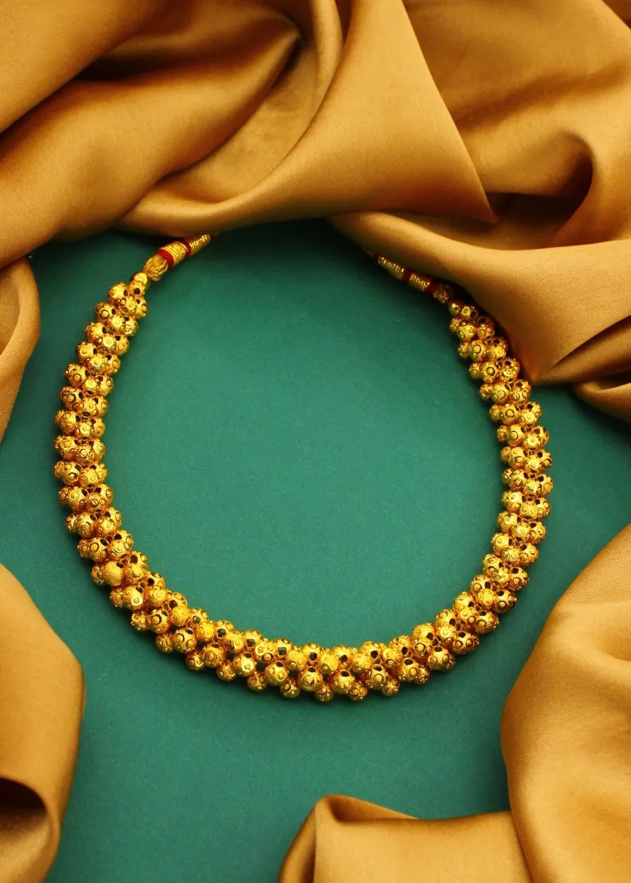 ATTRACTIVE GOLDEN BEADS THUSHI