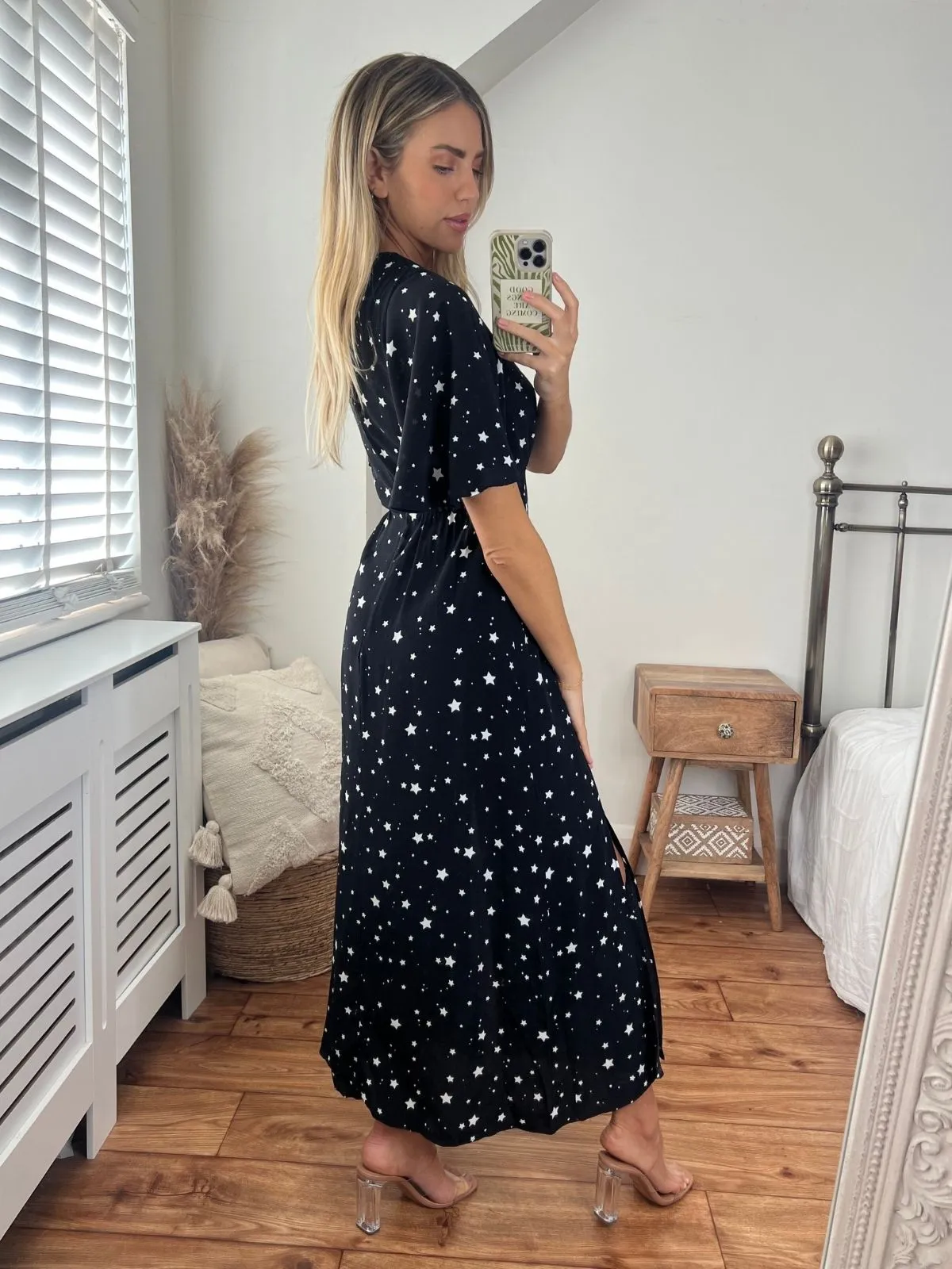 Bailey Angel Sleeve Midi Dress / Star Print