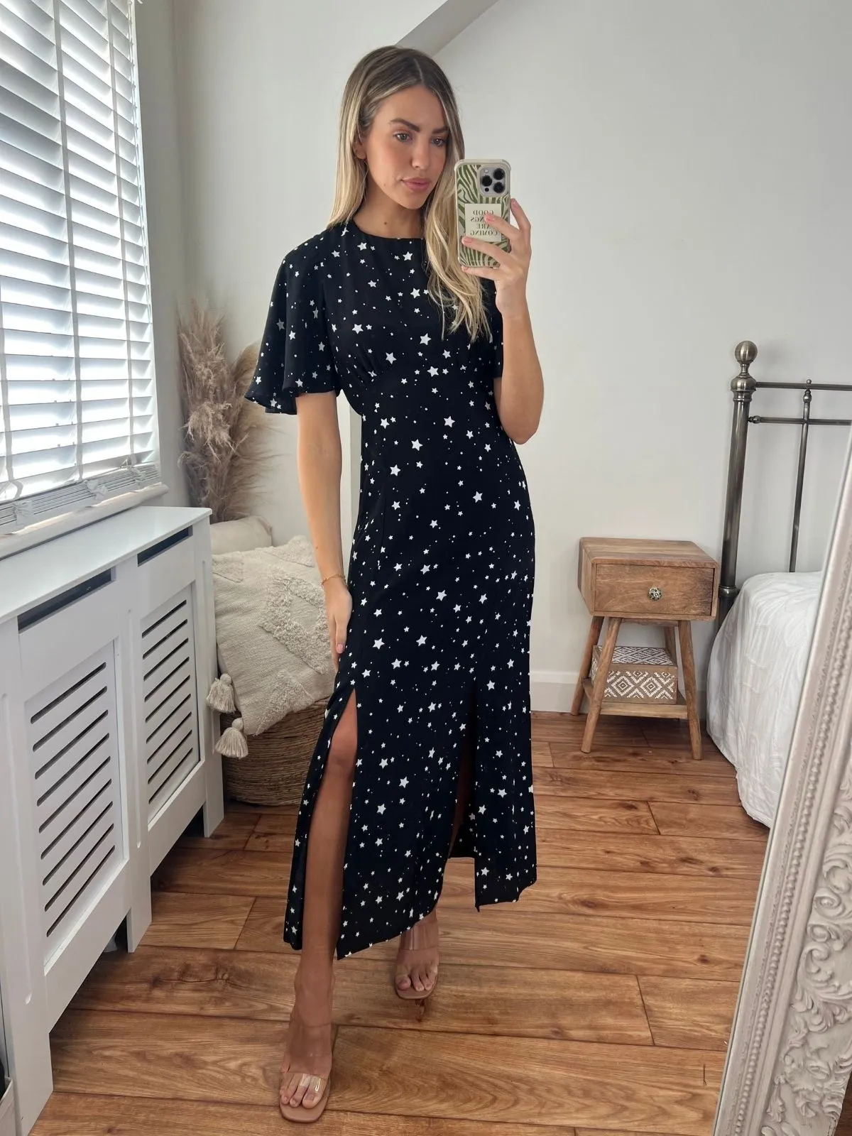 Bailey Angel Sleeve Midi Dress / Star Print