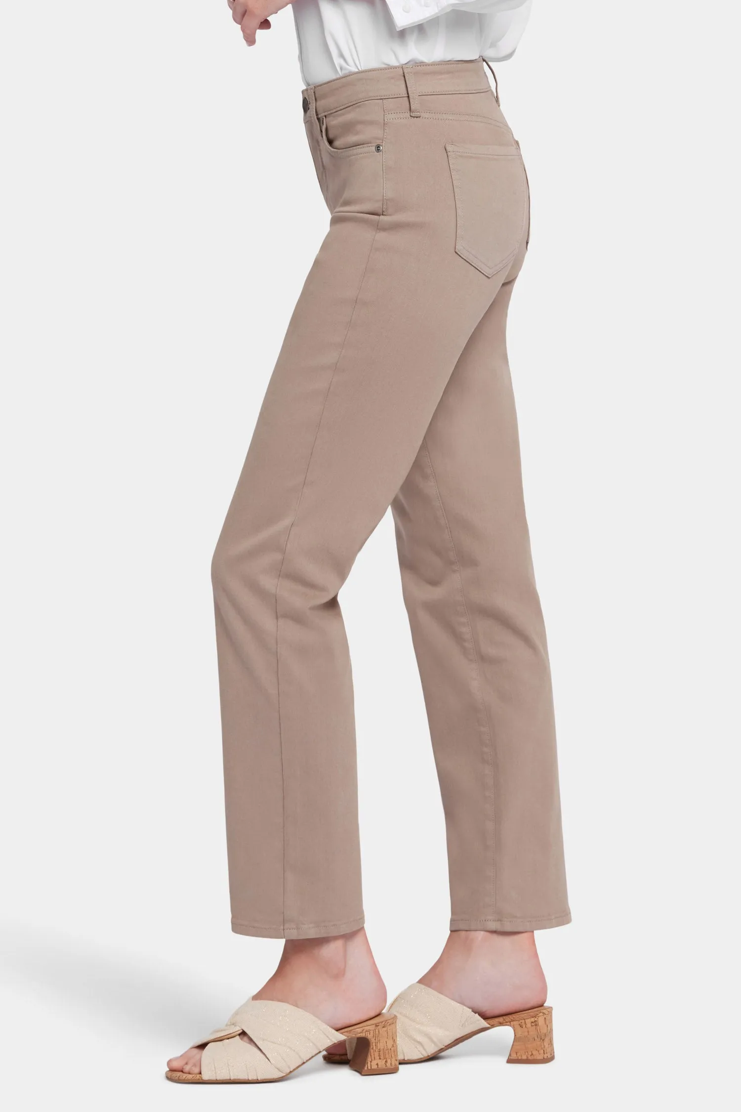 Emma Relaxed Slender Jeans In Petite - Saddlewood