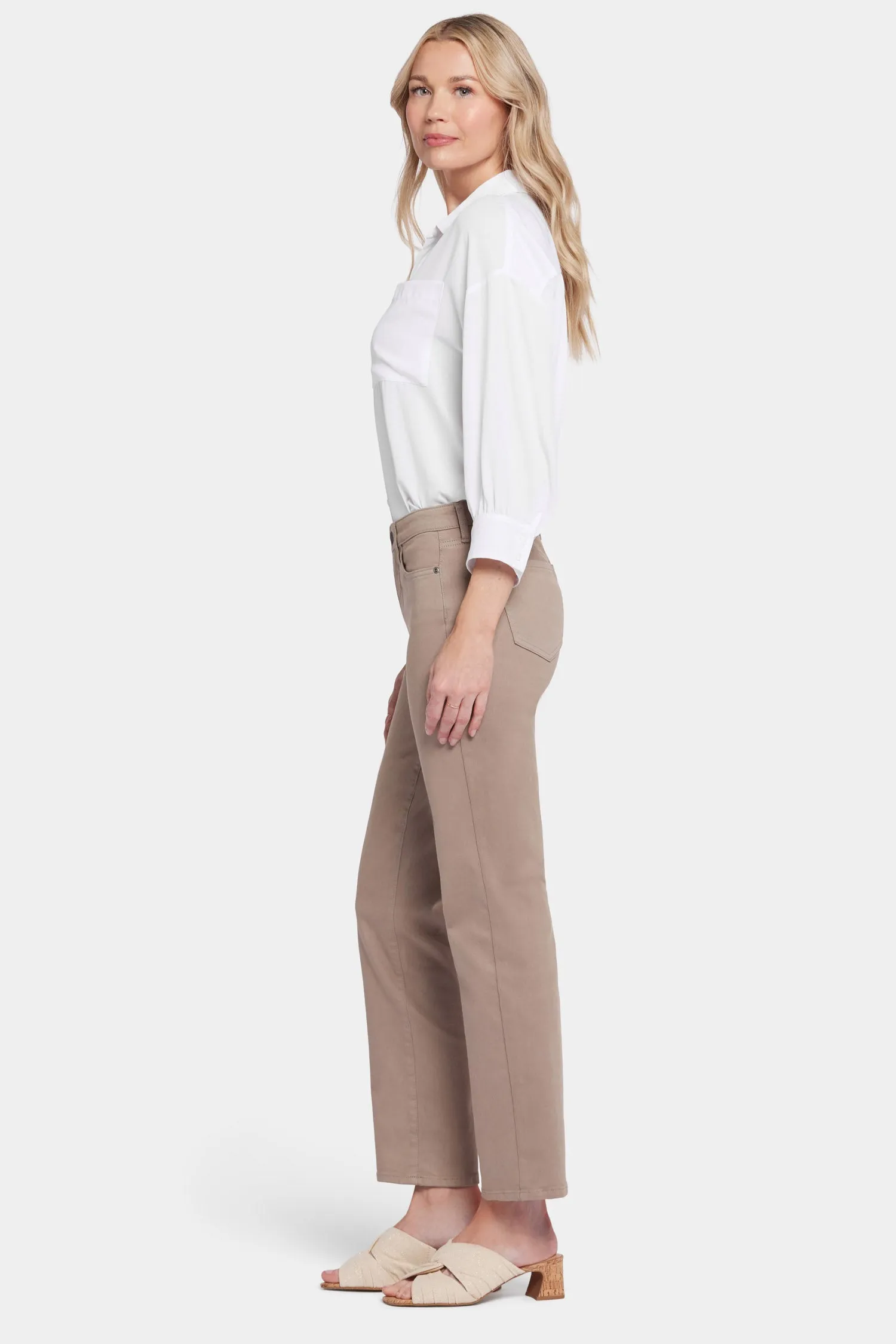 Emma Relaxed Slender Jeans In Petite - Saddlewood