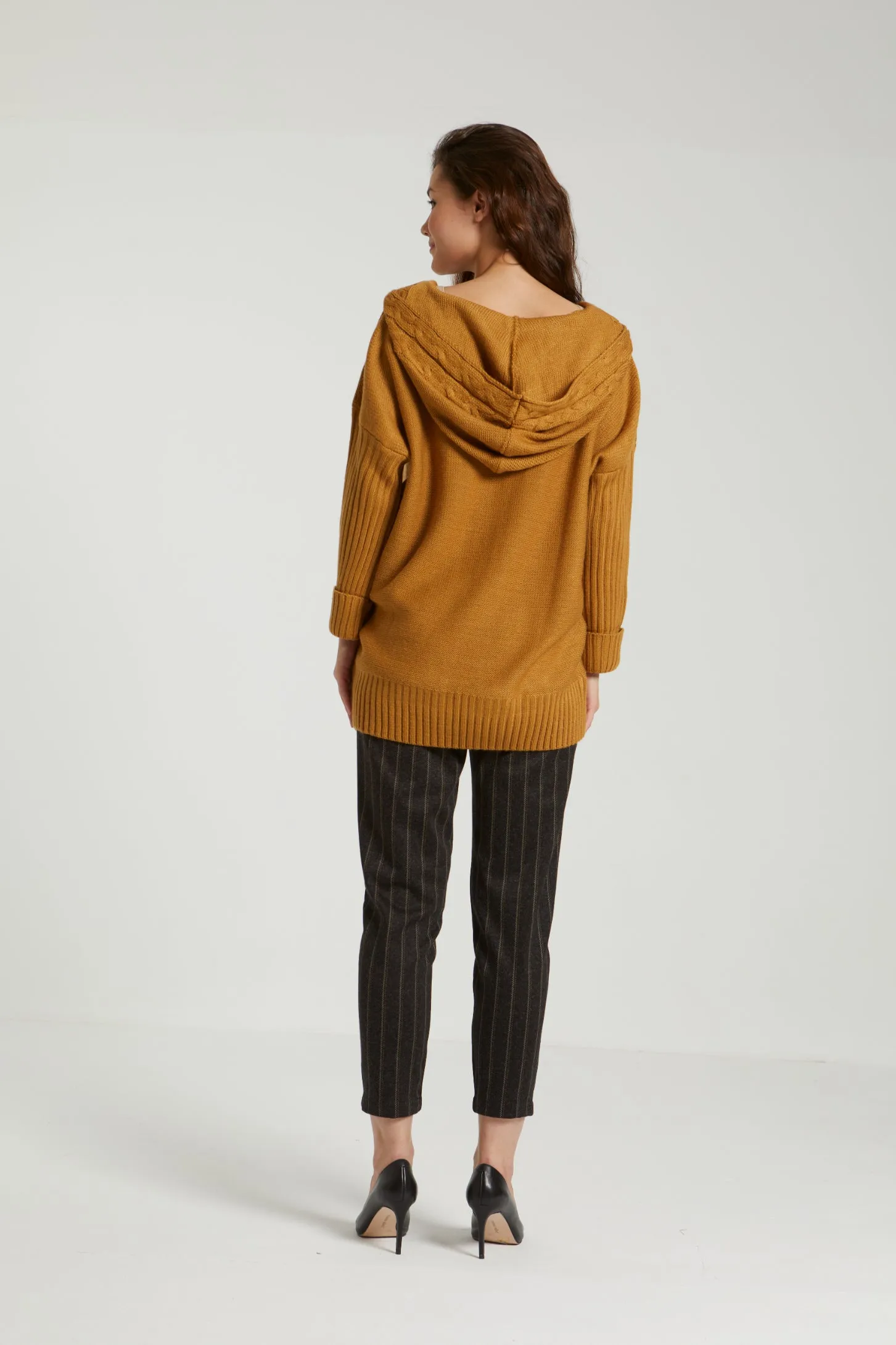 HOODED CABLE KNIT SWEATER - MUSTARD